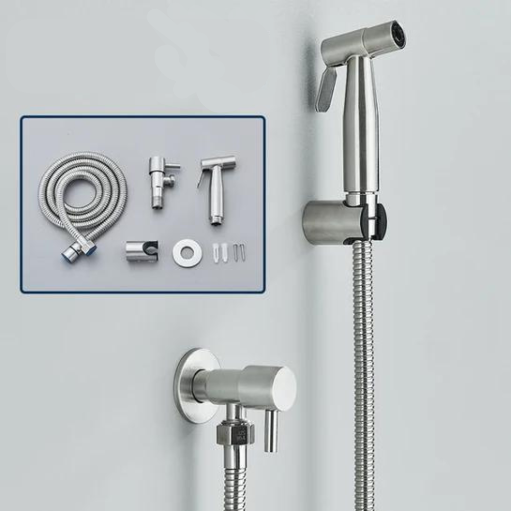 Elegante Edelstahl Bidet Handbrause für eine gründliche und hygienische Reinigung im Badezimmer.