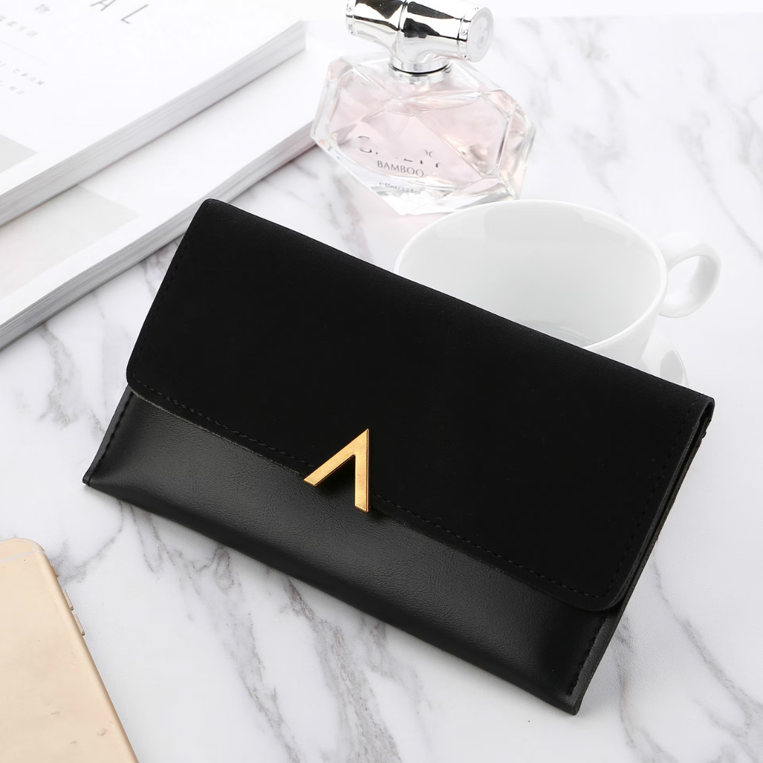 Elegante schwarze Unisex-Geldbörse, lang, mit glänzendem Goldverschluss und praktischen Kartenfächern.