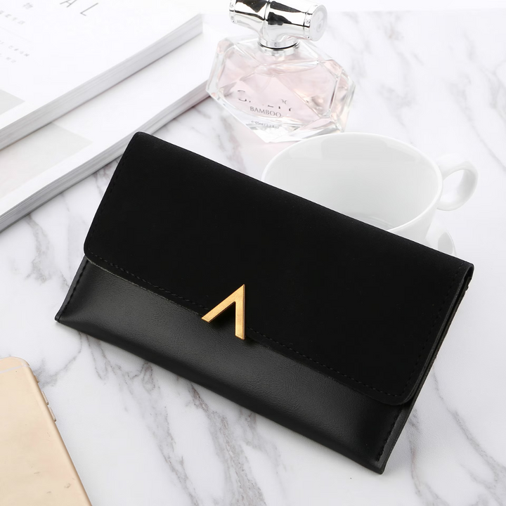 Elegante schwarze Unisex-Geldbörse, lang, mit glänzendem Goldverschluss und praktischen Kartenfächern.
