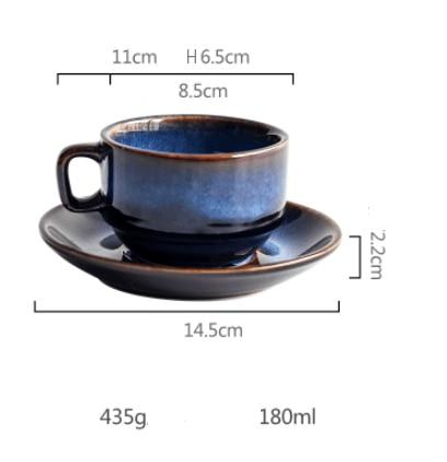Tiefblaue Keramiktasse für Kaffee & Tee mit magischem Katzenaugen-Effekt. Einzigartig, stilvoll und robust.