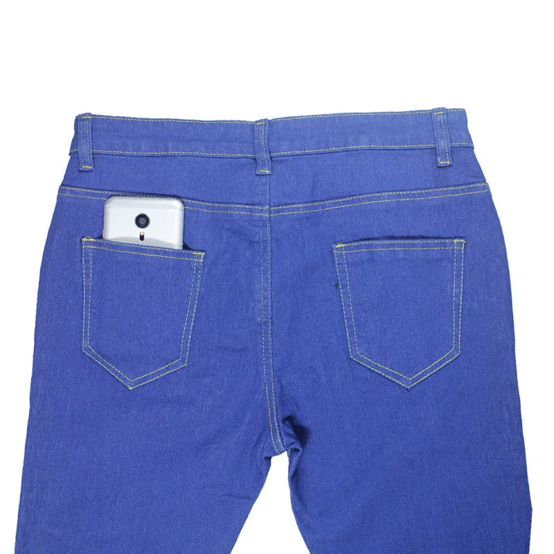 Vielseitige Plus Size Damen Röhrenjeans, hoher Bund und Stretch-Komfort für den Alltag.