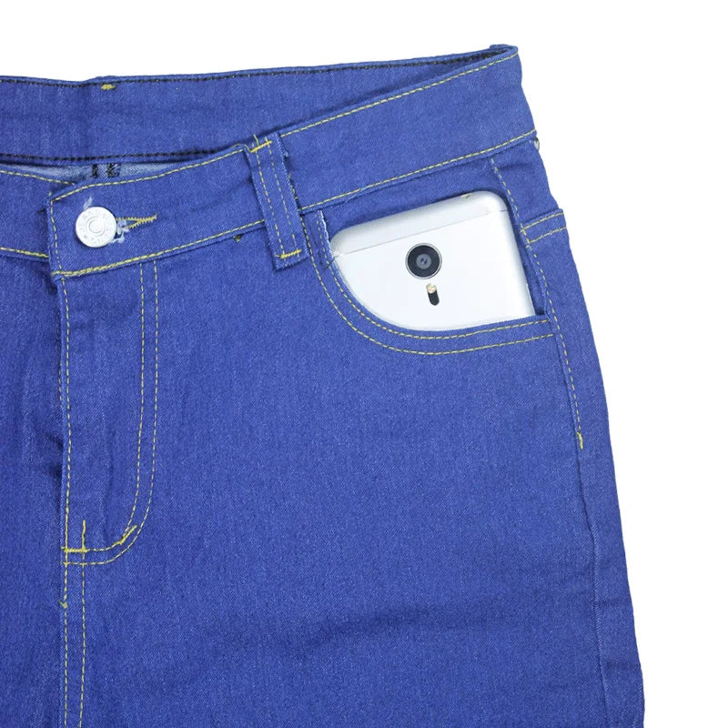Modische Damenjeans Plus Size, Röhrenschnitt, High Waist und Stretch für eine tolle Silhouette.