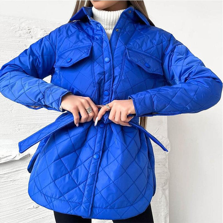 Eleganter Damen Stepp-Wintermantel, warm und komfortabel für Herbst & Winter. Perfekte Steppjacke für kalte Tage.