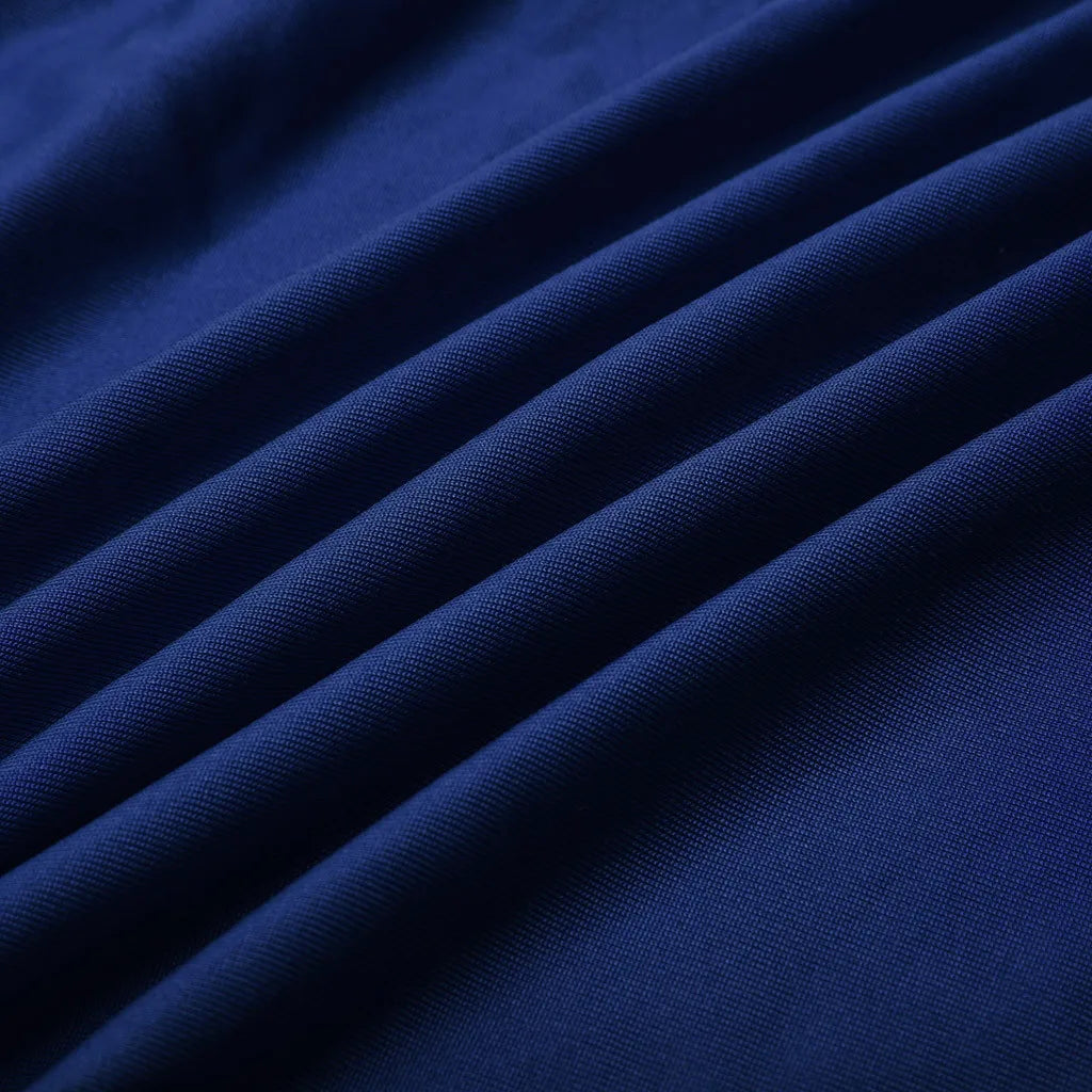 Schimmerndes Partykleid in Übergröße, schulterfrei, für Damen, die Eleganz und Glanz lieben.