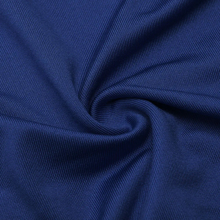 Stilvolles schulterfreies Paillettenkleid für Damen in Übergröße, perfekt für festliche Anlässe.