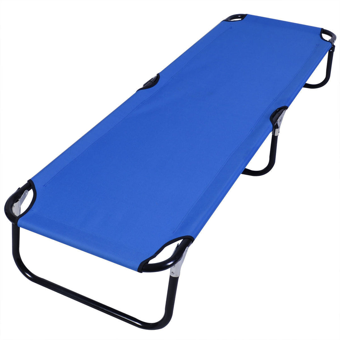 Stabiles Faltbett in Blau, perfekt als Reisebett oder Gästebett für Outdoor-Abenteuer.
