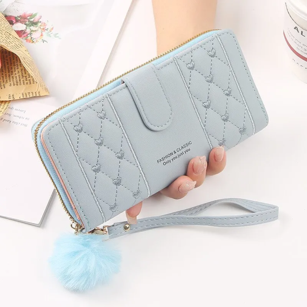 Modische Damen Brieftasche mit Herzstickerei & Handschlaufe; ideal für den Alltag.