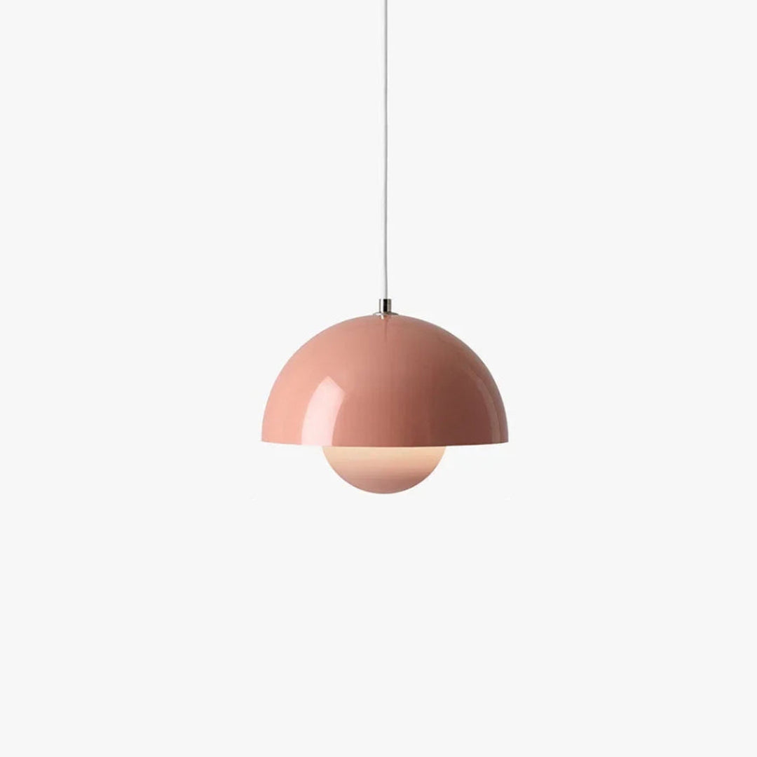 Blumenförmige Pendelleuchte mit bunten Glas- und Metallblüten, elegante skandinavische Deckenlampe.