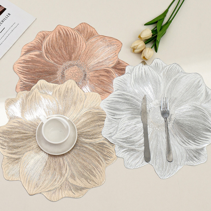 Blumen Tischset, wasserfest & ölbeständig, für stilvolle Küchendeko und Esstisch-Eleganz.