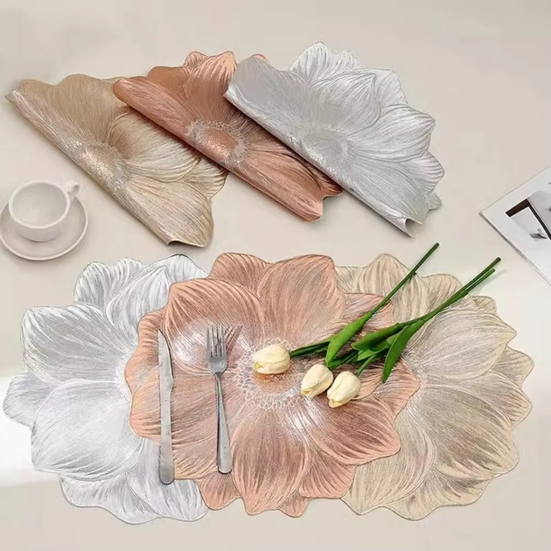 Hochwertiges PVC Tischset mit Blütenmuster, extrem langlebig, wasser- und ölbeständig.