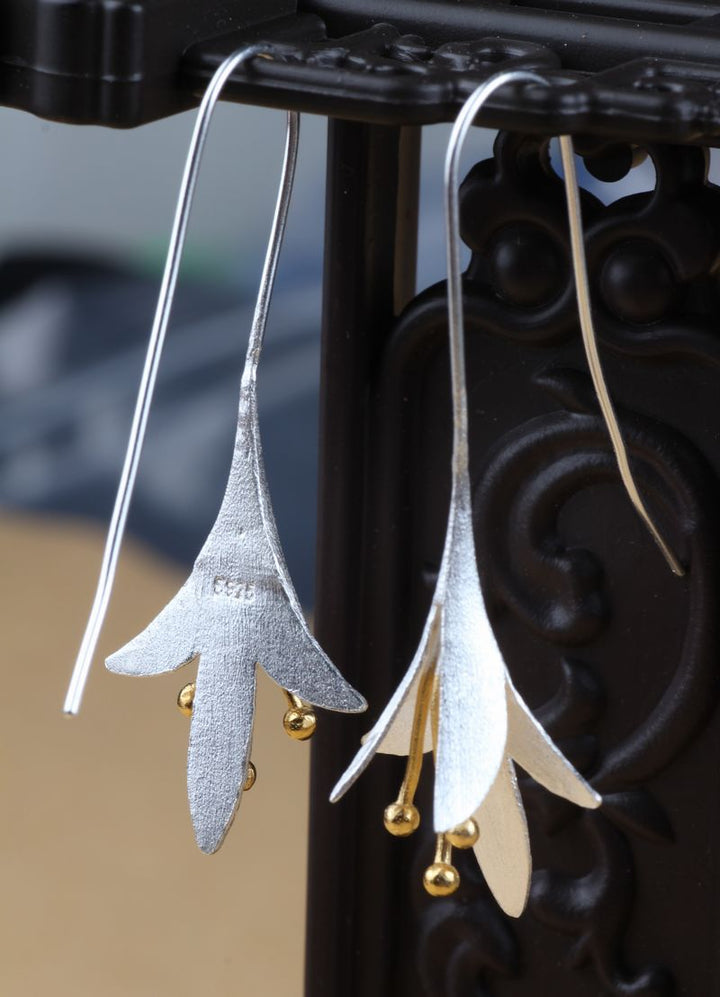 Exquisite lange Blumenohrringe aus 925er Sterlingsilber, ideale Geschenkidee für Frauen.
