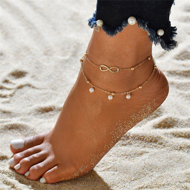 Zarte Perlen Fußkette für Damen, verstellbar und stilvoll, ein ideales Sommer Accessoire.