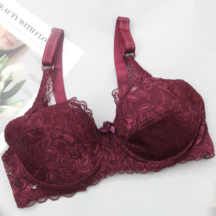Eleganter Damen Dessous Spitzen-BH in Übergröße mit Push-up Effekt, sorgt für eine sexy Silhouette.