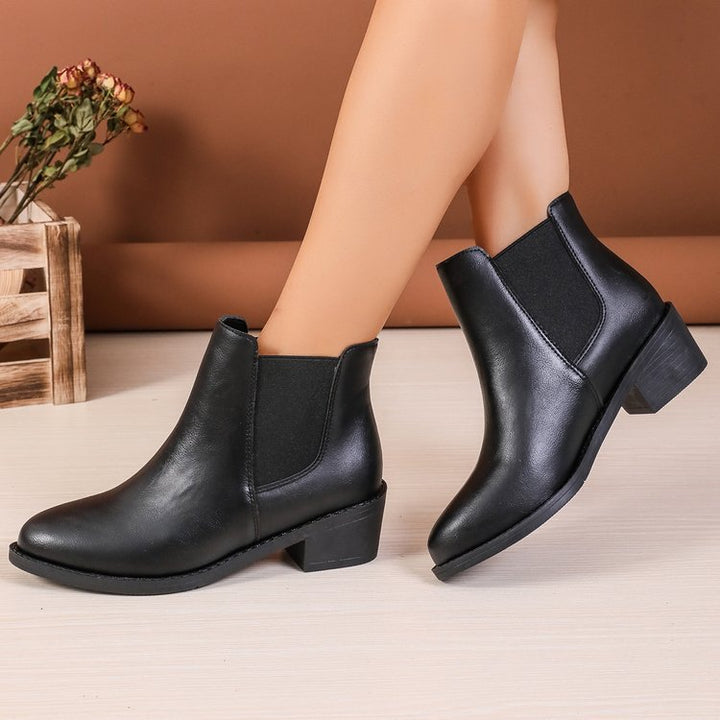 Braune Damen Chelsea-Stiefeletten mit Blockabsatz, stilvoll & bequem, ideal für Herbst und Winter.