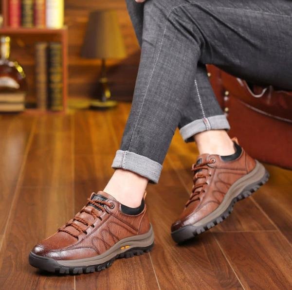 Rutschfeste Sohle der Herren Freizeitschuhe für sicheren Halt; ideal für Outdoor und Alltag.