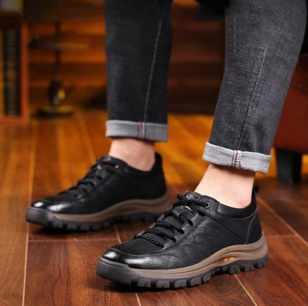 Leichtgewichtige Herren Freizeitschuhe, handgenäht für Komfort & Bewegungsfreiheit den ganzen Tag.
