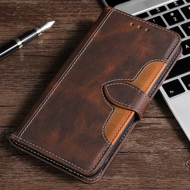 Schicke iPhone Lederhülle in Rot mit integrierter Brieftasche, starkem Magnetverschluss und umfassendem Schutz.