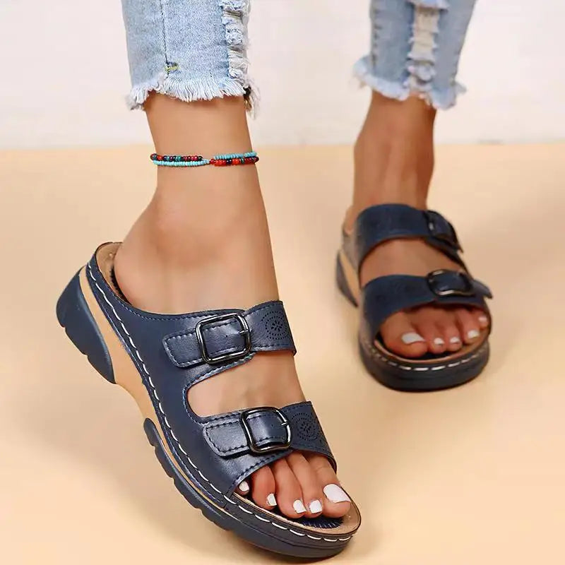 Elegante gelbe orthopädische Sommersandalen für Damen mit Schnallen, ideal für Stil & Komfort im Alltag.