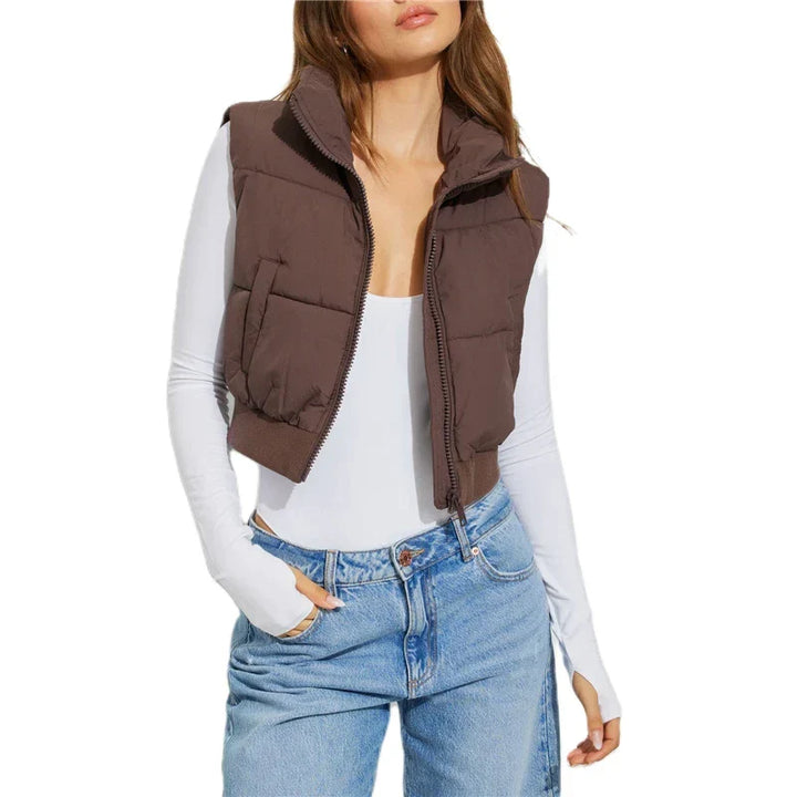 Stilvolle Damen Steppweste Nina, modisch und funktional für Outdoor-Aktivitäten.