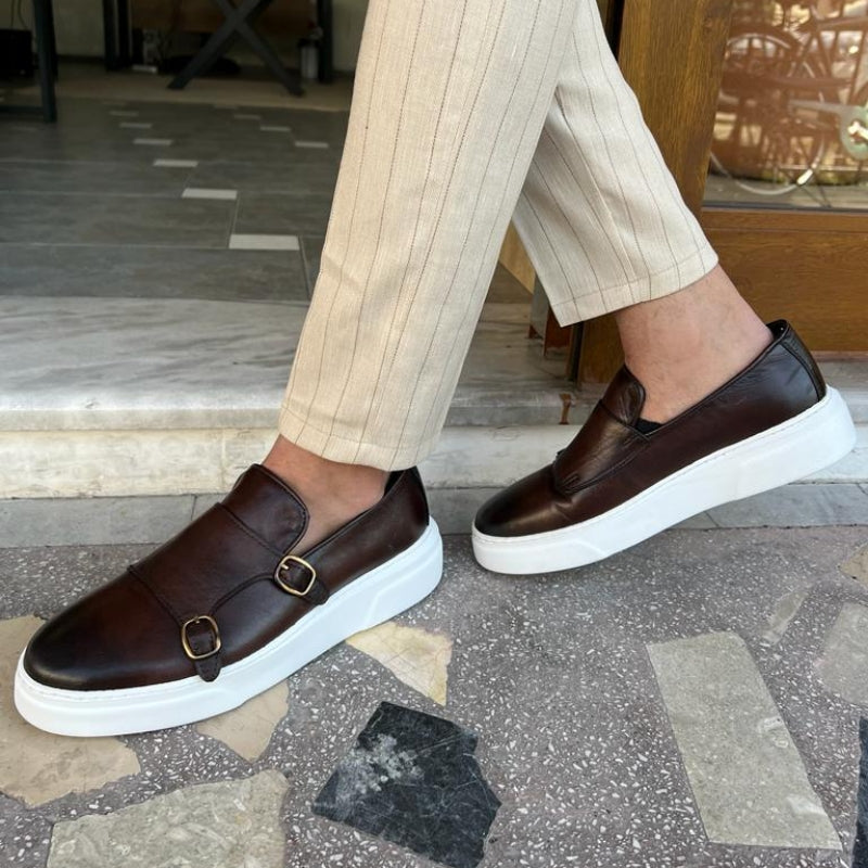 Klassische schwarze Herren Slip-On Loafer, vielseitige und bequeme Schuhe für Business und Alltag.