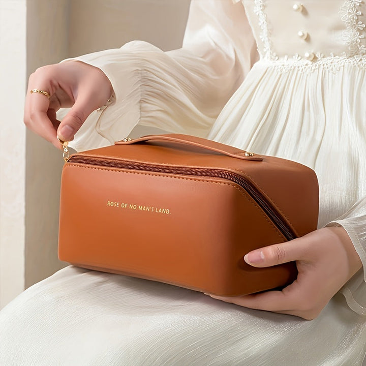 Eleganter Reise Make-up Organizer, funktionale Kosmetiktasche für unterwegs, Damen-Accessoire.