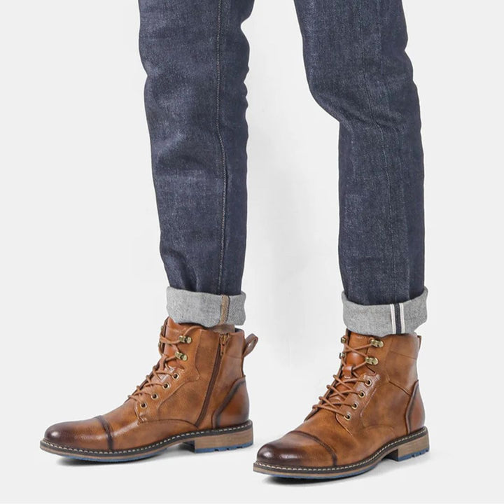 Zeitlose Mode-Herrenstiefel: Haferl Sneakers Wagner kombiniert Tradition & Sneaker-Komfort.