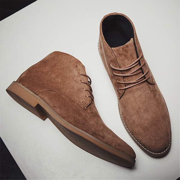Zeitlose Herren Halbschuhe, klassisches Design und hoher Komfort. Elegante Schnürschuhe für alle Jahreszeiten.