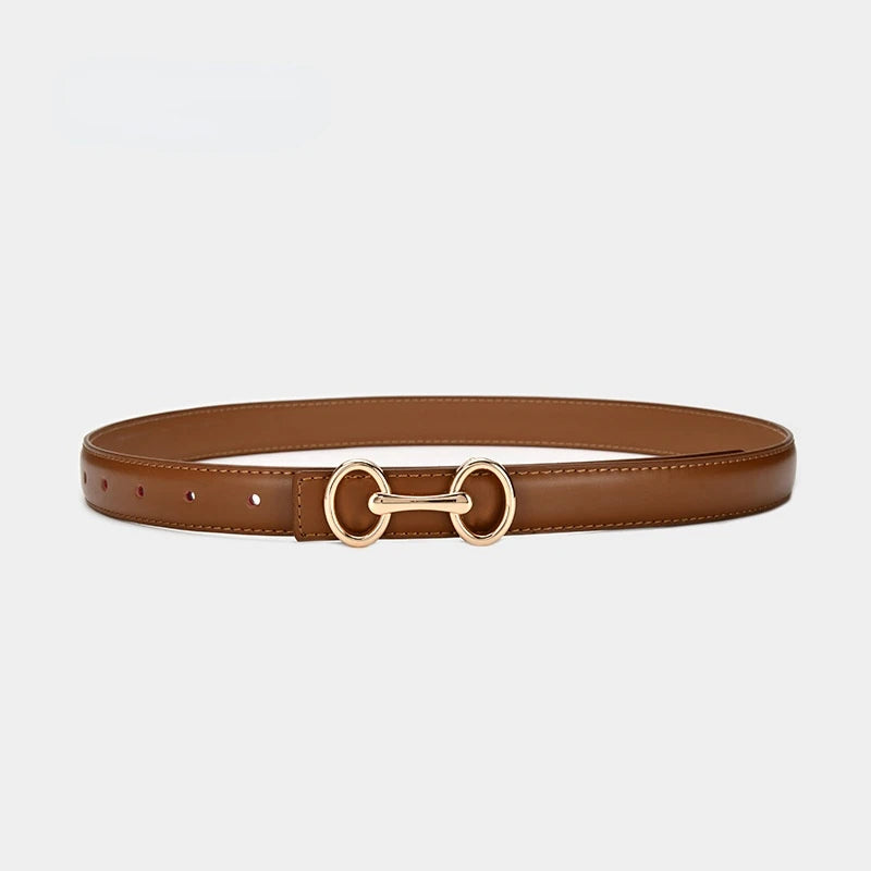 Hochwertiger Damen Akzentgürtel mit keltischer Schnalle, ein elegantes Modeaccessoire in Einzelgröße.