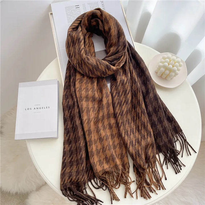 Vielseitiger, modischer Unisex Kariertschal Jennica. Eleganter Herbst/Winter-Look.