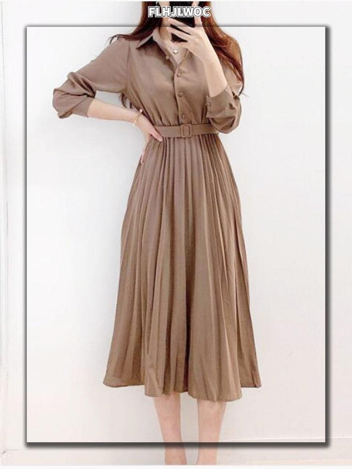 Aprikotfarbenes Damen Herbstkleid mit langen Ärmeln, elegantes und bequemes Frauenkleid.
