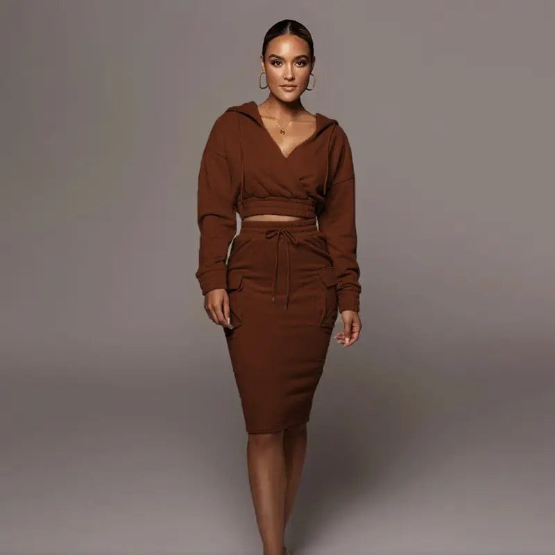 Trendiges Damen Set: Lässiger Hoodie & Rock, bequem für Freizeit & Alltag.