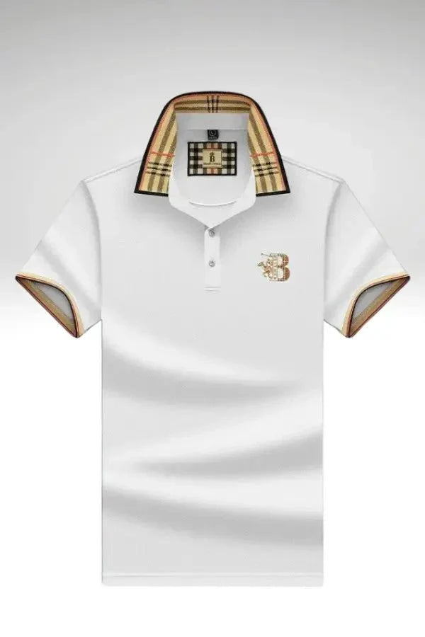 Elegantes weißes Herren Polohemd mit kurzem Arm, klassisch für sommerliche Auftritte.