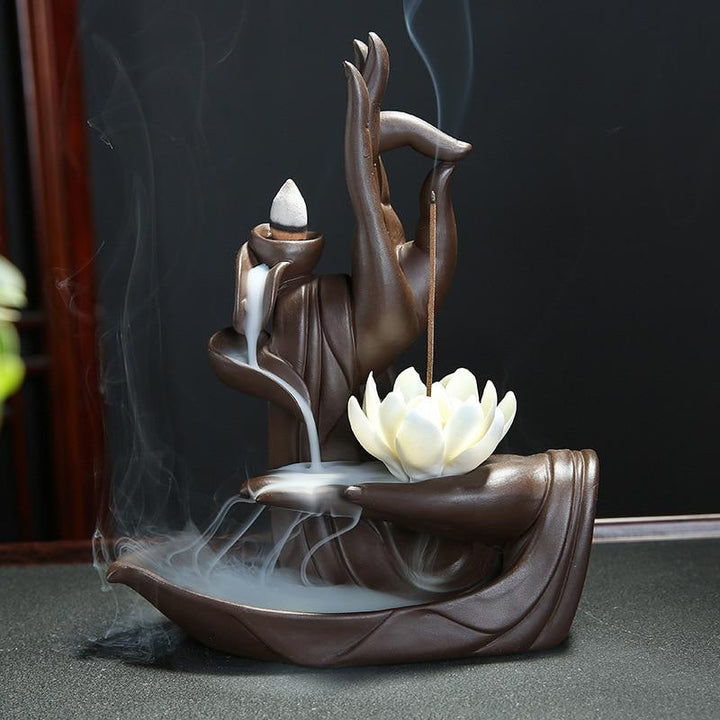 Buddha Hand Rückfluss Räuchergefäß aus Keramik für Entspannung und Meditation.