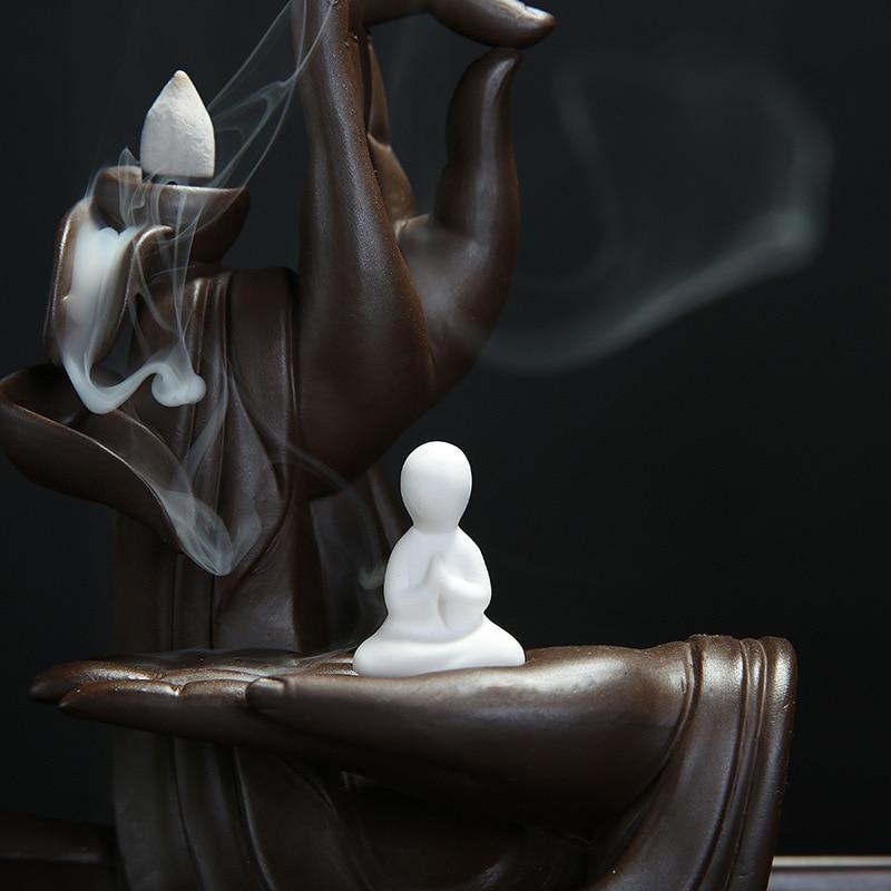 Dekoratives Buddha Hand Rückfluss Räuchergefäß als stilvolle Wohnkultur für Entspannung und Ruhe.