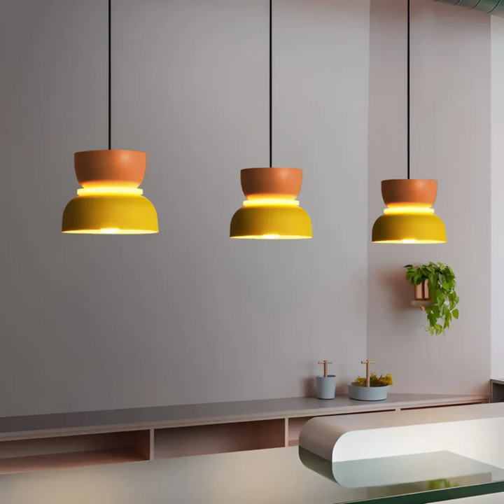 Moderne Deckenlampe, bunte LED Pendelleuchte im Macaron-Stil, für individuelles Design.