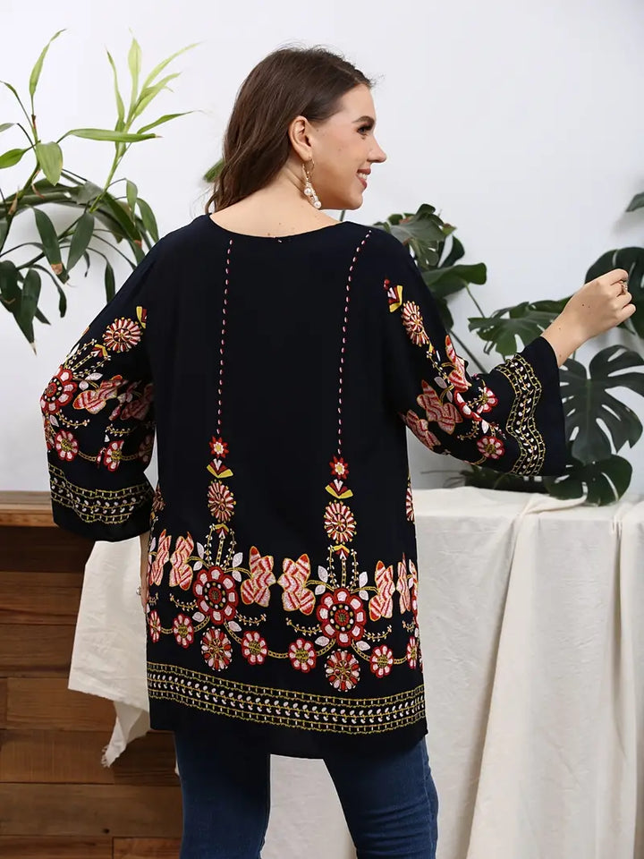 Moderne Damen Langarm-Tunika Übergröße, bequem und elegant, mit Blumenmuster für den Herbst.