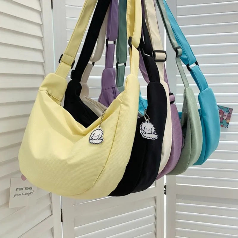 Elegante Damen Umhängetasche für jede Gelegenheit. Modische Crossbody-Schultertasche, vielseitig & funktional.