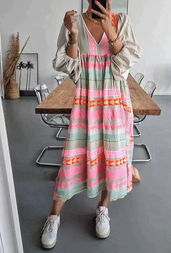 Buntes Damen Sommerkleid, atmungsaktiv & schmeichelnd. Ideal für Frühling & Sommer.