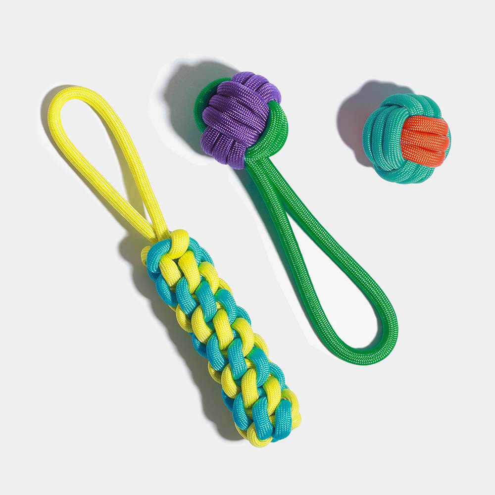 Vielseitiges Seilspielzeug-Set für aktive Hunde, aus Polypropylen-Seil, ideal für Zug- und Wurfspiele.