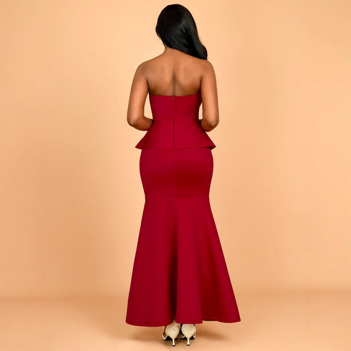 Glitzerndes Damen Galakleid in Burgunderrot mit modischem Peplum-Schnitt und romantischem Herzausschnitt. Ideal für Abendveranstaltungen.