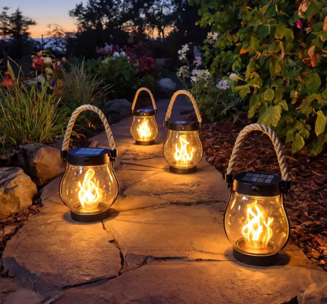 Wetterfeste Solarlampe mit täuschend echtem Flammeneffekt, kabellos, für stimmungsvolles Licht im Garten.