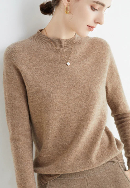 Damen Winterpullover, kuschelig und chic. Perfekt für ein stilvolles und warmes Herbst-Outfit.