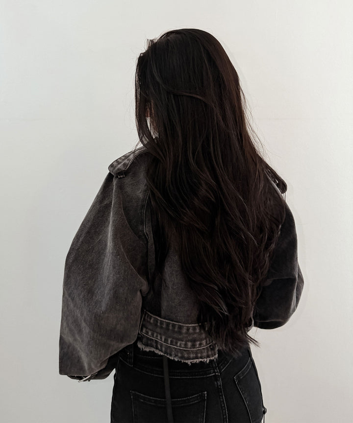 Damen Übergangsjacke im kurzen, modernen Design. Mit elastischem Bund. Vielseitig für Frühling & Herbst.