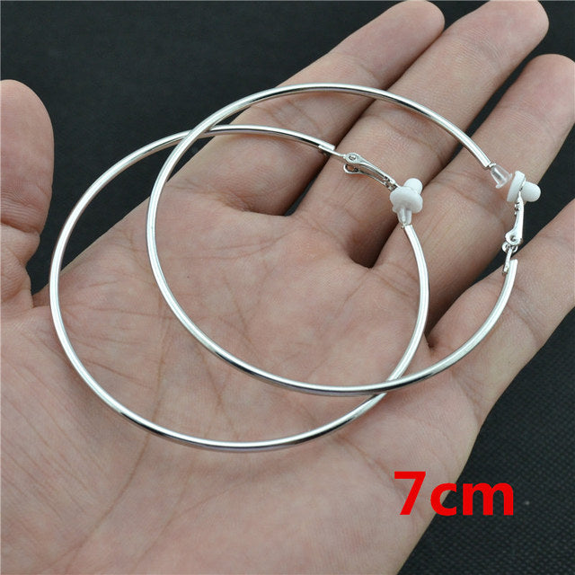 Edelstahl-Clipohrringe in Roségold, Damen; stilvoller, runder Schmuck ohne Piercing.