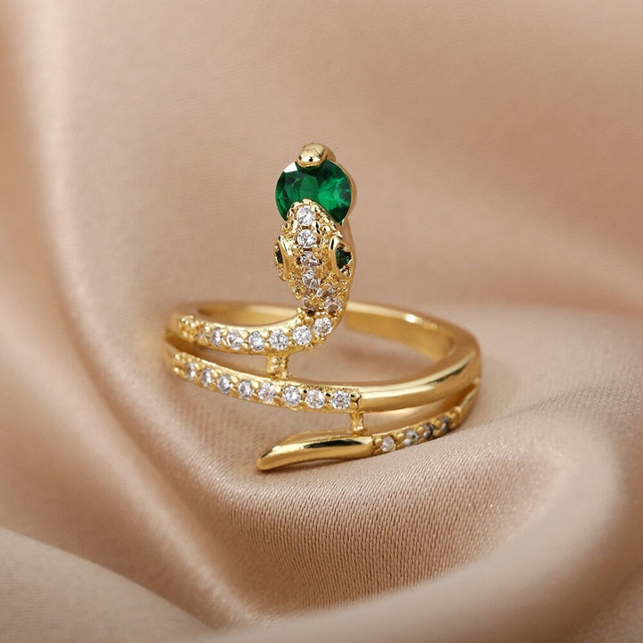 Glitzernder Damen Zirkon Ring in Schlangenform. Eleganter Edelstahl Modeschmuck, ideal als Geschenkidee.