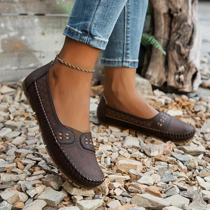 Vielseitige Damen Slipper, atmungsaktive Slip-On Loafer für Komfort und Stil im Alltag.