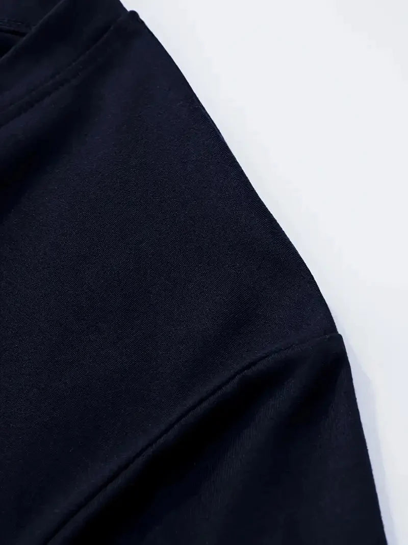 Frontansicht Herren V-Ausschnitt T-Shirt Slim Fit, Kurzarm, stylisch & vielseitig.