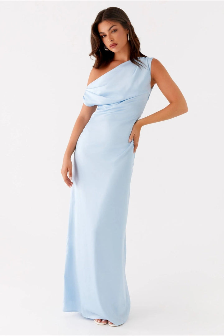 Fließendes Damen Maxikleid, elegante Abendmode; ideal als Cocktailkleid oder Partykleid.