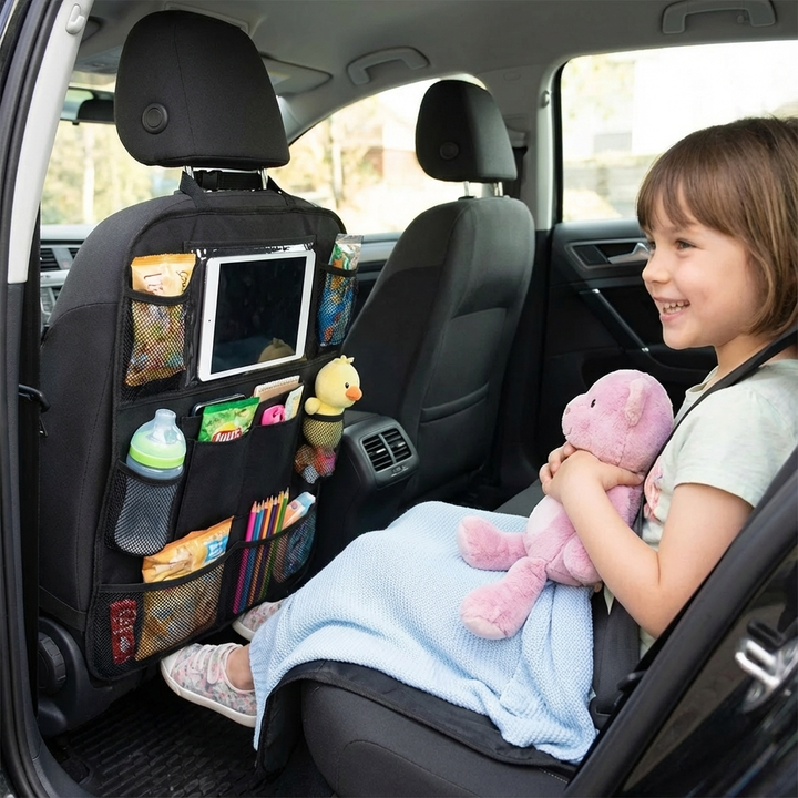 Robuster Autositzschutz für Kinder, schützt die Rückbank effektiv vor Kratzern, Schmutz und Abnutzung durch Kindersitze.