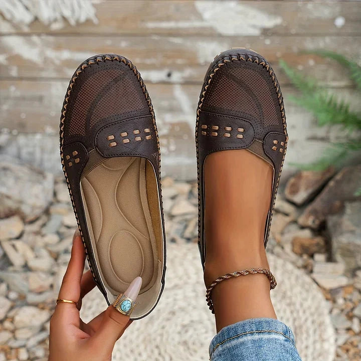 Modische Damen Slipper im Loafer-Stil, atmungsaktiv & bequem für leichte Schritte im Alltag.